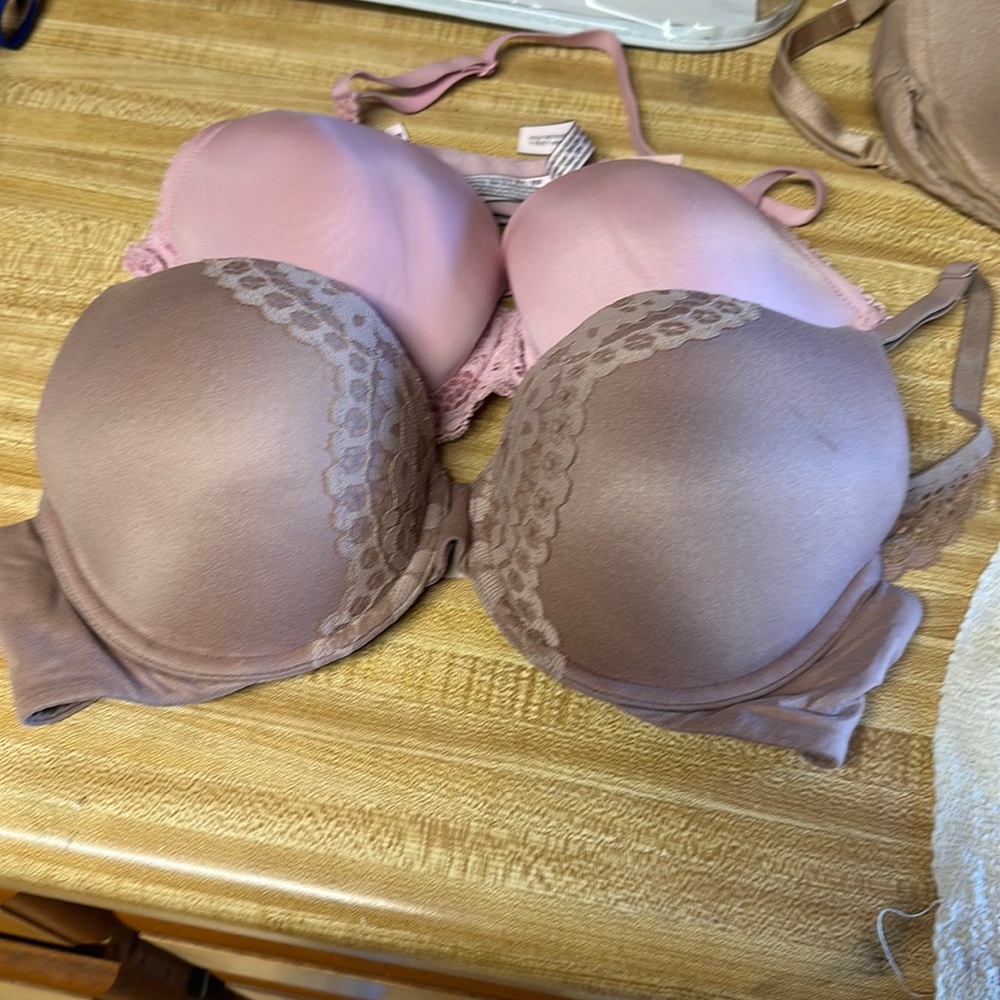 Two Victoria’s Secret bras, size 34